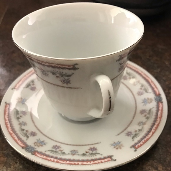 Set of 6 teacups and plates - Picture 5 of 5